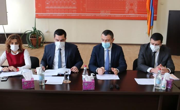 «Մեր աշխատանքի արդյունքը երևում է այն ժամանակ, երբ քաղաքացին գոհ է հեռանում սպասարկման գրասենյակից»․ Սուրեն Թովմասյան «Մեր աշխատանքի արդյունքը երևում է այն ժամանակ, երբ քաղաքացին գոհ է հեռանում սպասարկման գրասենյակից»․ Սուրեն Թովմասյան
